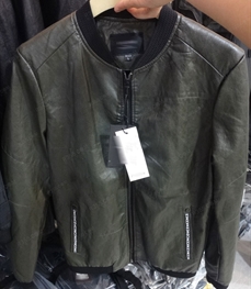 市场上装-皮衣-（实拍）时尚商务皮衣