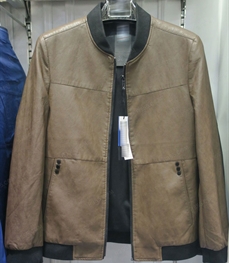 市场上装-皮衣-（实拍）时尚商务皮衣