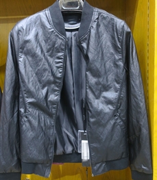 市场上装-皮衣-（实拍）时尚商务皮衣