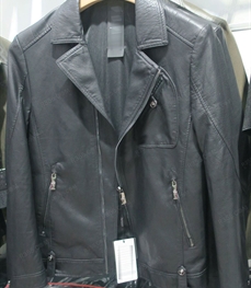 市场上装-皮衣-（实拍）时尚商务皮衣