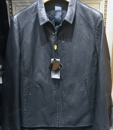 市场上装-皮衣-（实拍）时尚商务皮衣