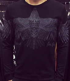 市场上装-T恤-时尚男装t恤