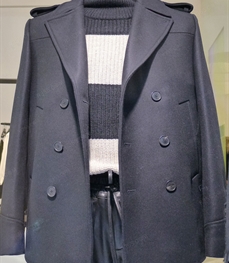 市场上装-大衣-（实拍）时尚商务大衣