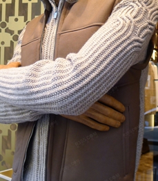 市场上装-皮衣-（实拍）时尚商务皮衣