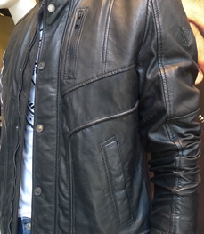 市场上装-皮衣-（实拍）时尚商务皮衣