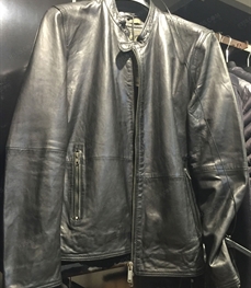 市场上装-皮衣-（实拍）时尚商务皮衣