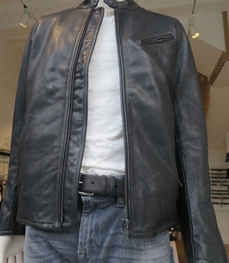 市场上装-皮衣-（实拍）时尚商务皮衣