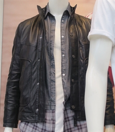 市场上装-皮衣-（实拍）时尚商务皮衣