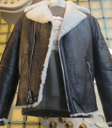 市场上装-皮衣-（实拍）时尚商务皮衣