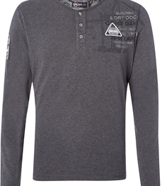 市场上装-T恤-时尚男装t恤