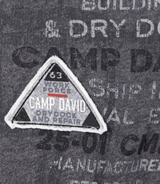 市场上装-T恤-时尚男装t恤