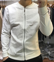 市场上装-T恤-时尚男装t恤