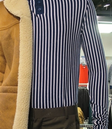 市场上装-T恤-（实拍）时尚商务t恤