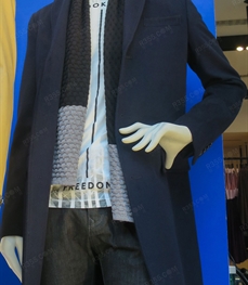 市场上装-大衣-（实拍）时尚商务大衣