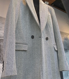 市场上装-大衣-（实拍）时尚商务大衣