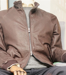 市场上装-皮衣-（实拍）时尚商务皮衣