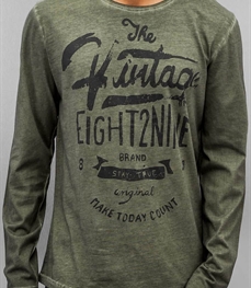 市场上装-T恤-时尚男装t恤