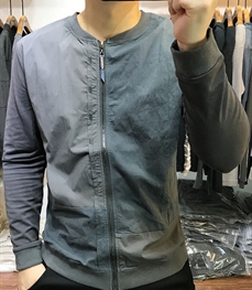 市场上装-T恤-时尚男装t恤