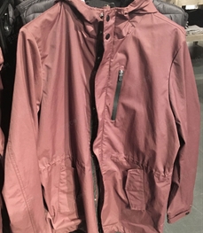 市场上装-大衣-（实拍）时尚商务大衣