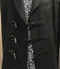 市场上装-大衣-（实拍）时尚商务大衣