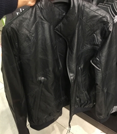 市场上装-皮衣-（实拍）时尚商务皮衣