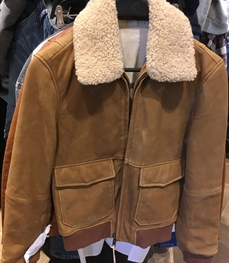 市场上装-皮衣-（实拍）时尚商务皮衣