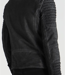 市场上装-皮衣-时尚男装皮衣