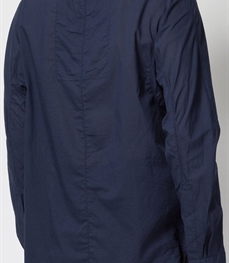 市场上装-衬衫-休闲男装衬衫