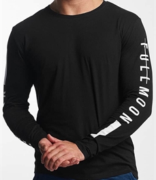 市场上装-T恤-时尚男装t恤