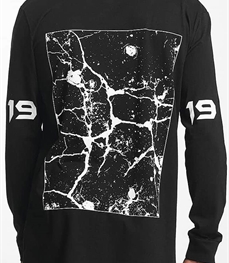 市场上装-T恤-时尚男装t恤