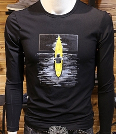 市场上装-T恤-时尚男装t恤