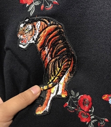 市场上装-毛衫-时尚男装毛衫