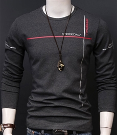 市场上装-T恤-时尚男装t恤