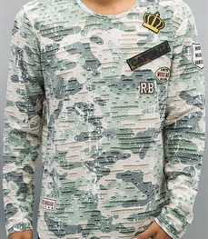 市场上装-T恤-时尚男装t恤