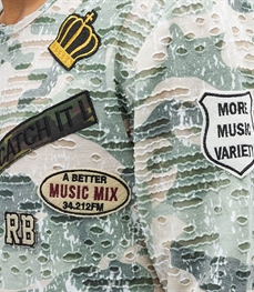 市场上装-T恤-时尚男装t恤