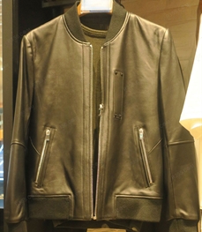 市场上装-皮衣-（实拍）时尚商务皮衣