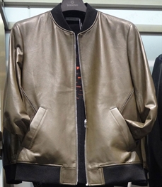 市场上装-皮衣-（实拍）时尚商务皮衣