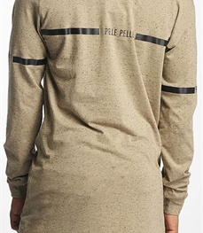 市场上装-T恤-时尚男装t恤