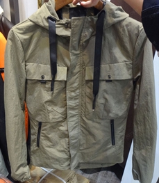 市场上装-夹克-（实拍）时尚男装夹克