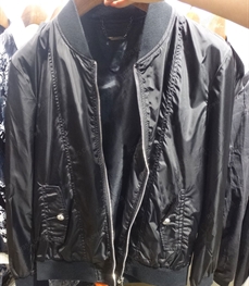 市场上装-夹克-（实拍）时尚男装夹克