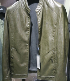 市场上装-皮衣-（实拍）时尚商务皮衣