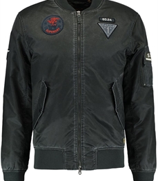 市场上装-夹克-时尚男装夹克