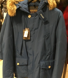 市场上装-大衣-（实拍）时尚商务大衣