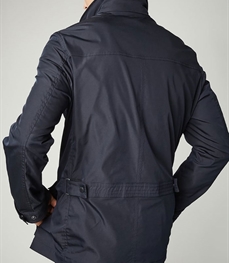 市场上装-大衣-时尚商务大衣