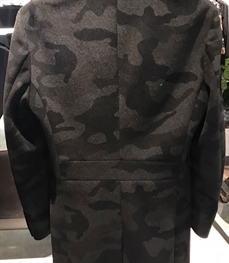 市场上装-中长外套-时尚男装中长外套