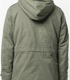 市场上装-大衣-时尚商务大衣