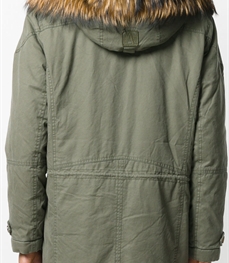 市场上装-大衣-时尚商务大衣