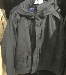 市场上装-大衣-（实拍）时尚商务大衣