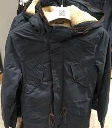 市场上装-大衣-（实拍）时尚商务大衣