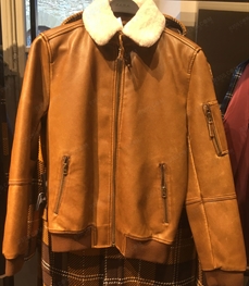 市场上装-皮衣-（实拍）时尚商务皮衣
